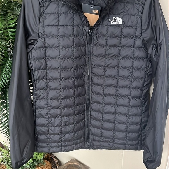 Brand New The North Face Thermoball Eco Down Insulated Black Zippered Jacket - Picture 5 of 15